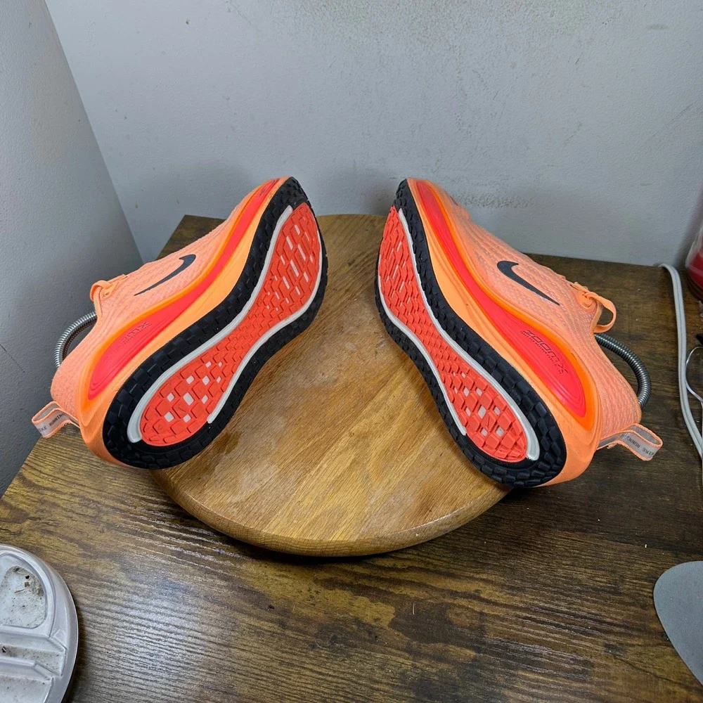 Nike invincible running